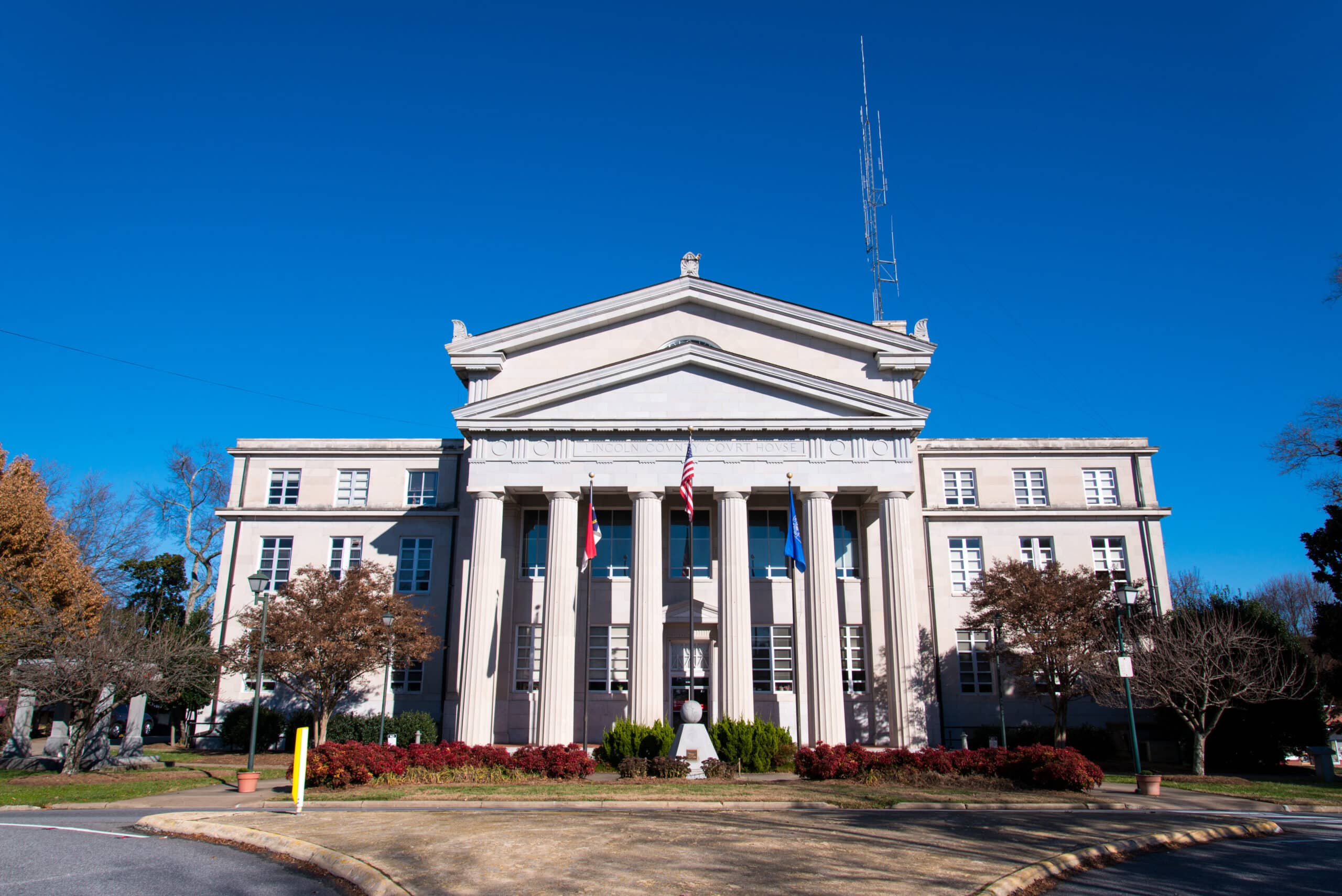 Lincoln County Courthouse in downtown Lincolnton, NC